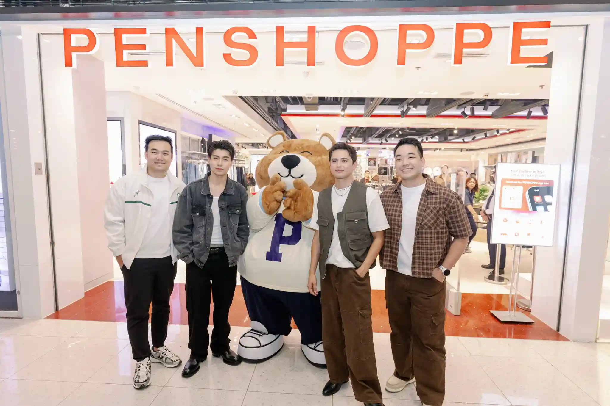 Bryan and Brandon Liu with Penshoppe endorsers James Reid and Brent Manalo